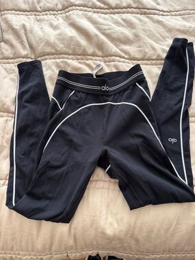 ALO Yoga Black Leggings with White Piping